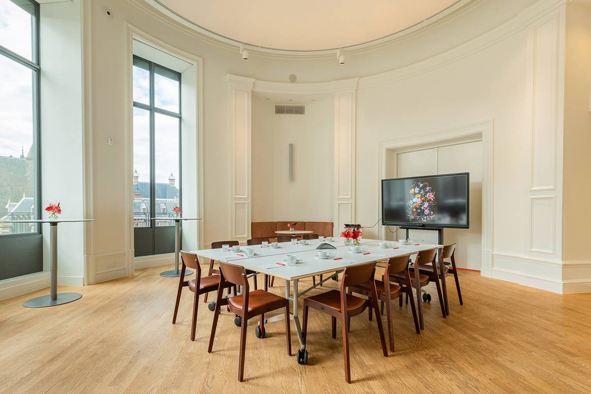 Vergaderen in de Randstadzaal van het Mauritshuis